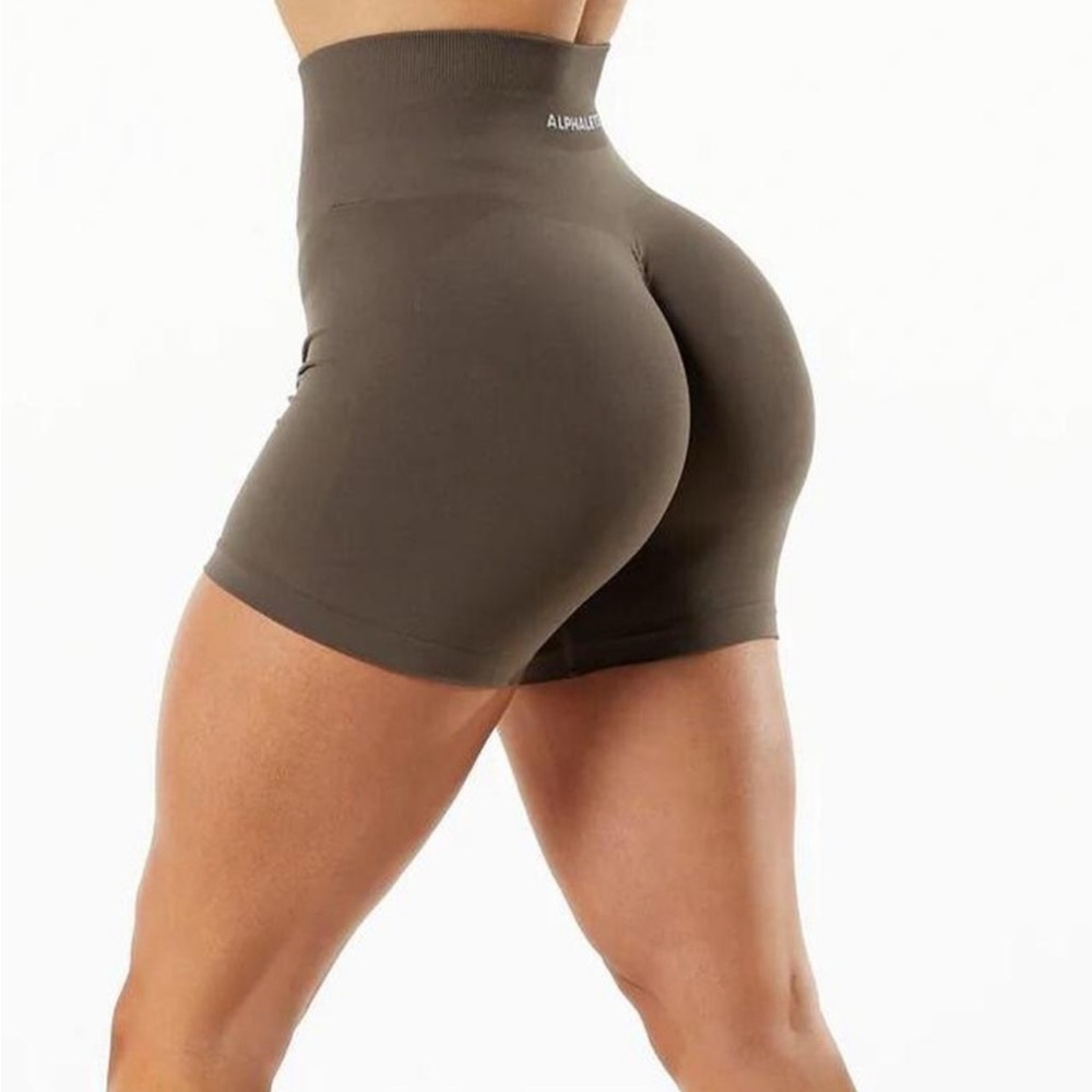 Alphalete amplify shorts